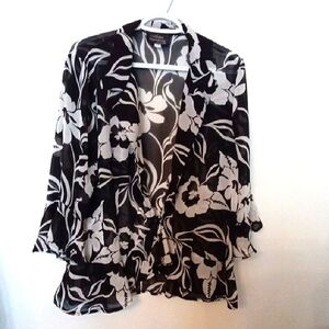 Artex Contemporary Collection Black and White Floral Topper Size Large